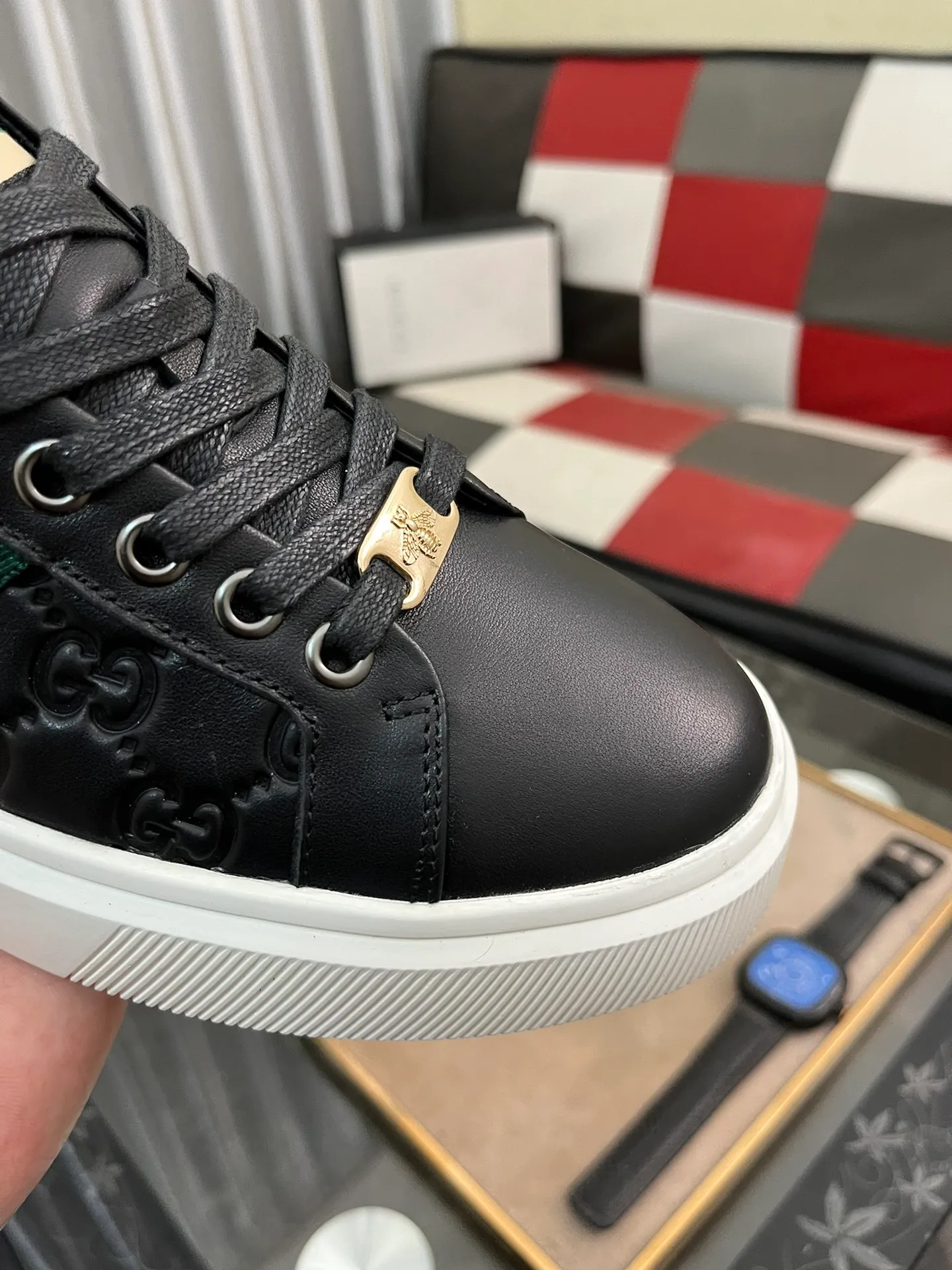 Men's shoes💰400⌚️⌚️[GUCCI] Gucci men's casual shoes are absolutely popular🔥The ultimate matching item for trendy men! The charm of super texture is irresistible, the main recommendation, the flower leather color is bright! The upper is made of high-quality cowhide + brand printed fabric, sheepskin feet, wear-resistant rubber sole, noble and elegant! Extremely comfortable🎁🎁You can be as handsome as you want💪 38-442️⃣colors available